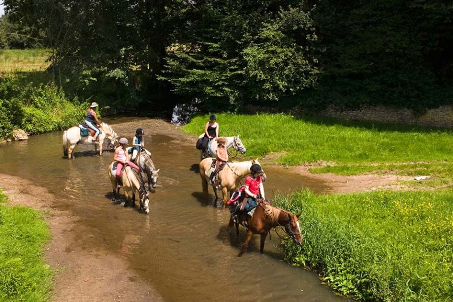 ponyrijden in de Brenne bij glamping in Frankrijk